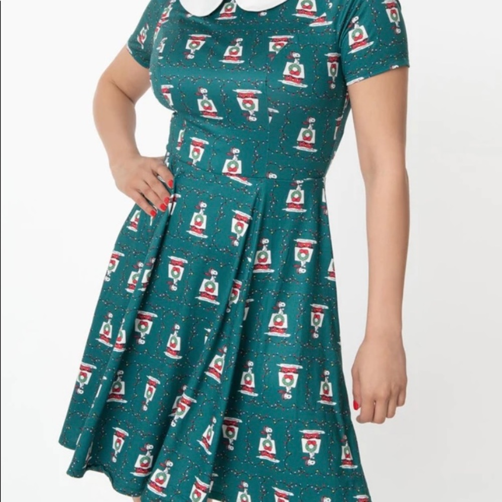 Unique Vintage x Snoopy Christmas Dress. New